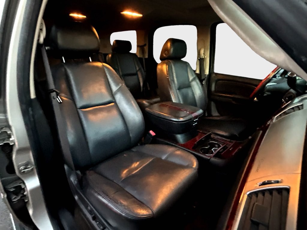 2007 Cadillac Escalade Image 11