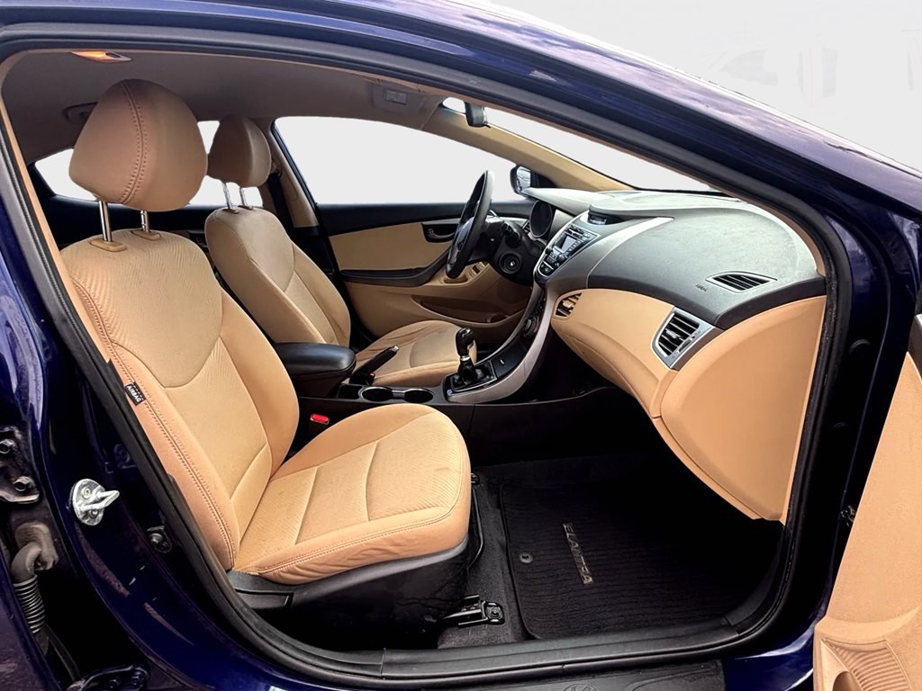 2013 Hyundai Elantra Image 10