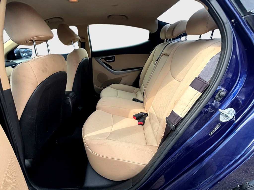 2013 Hyundai Elantra Image 13