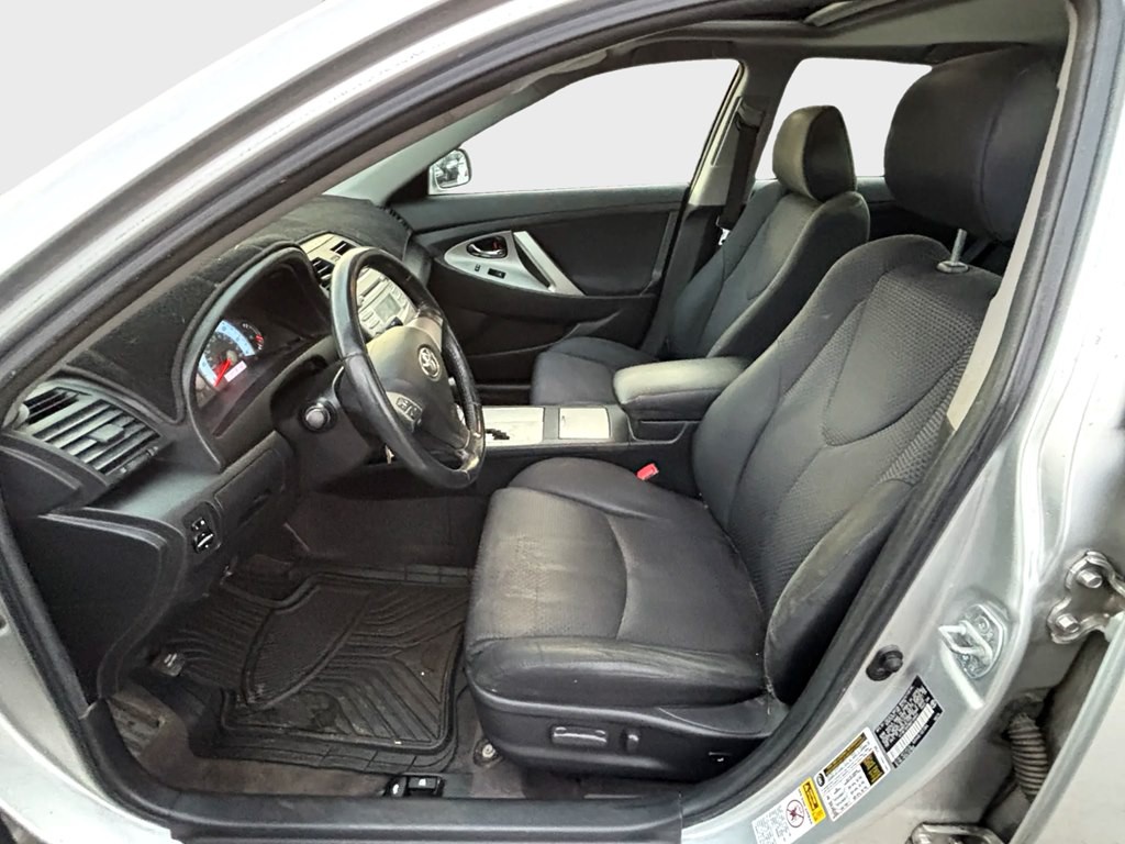 2011 Toyota Camry Image 8