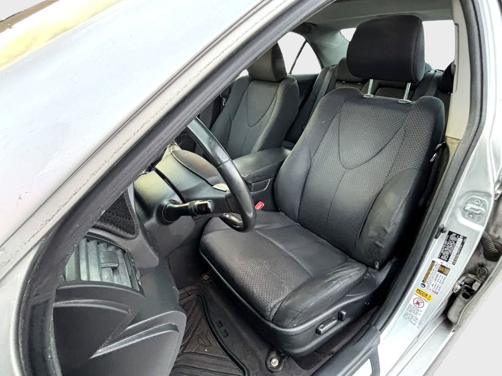 2011 Toyota Camry Image 9