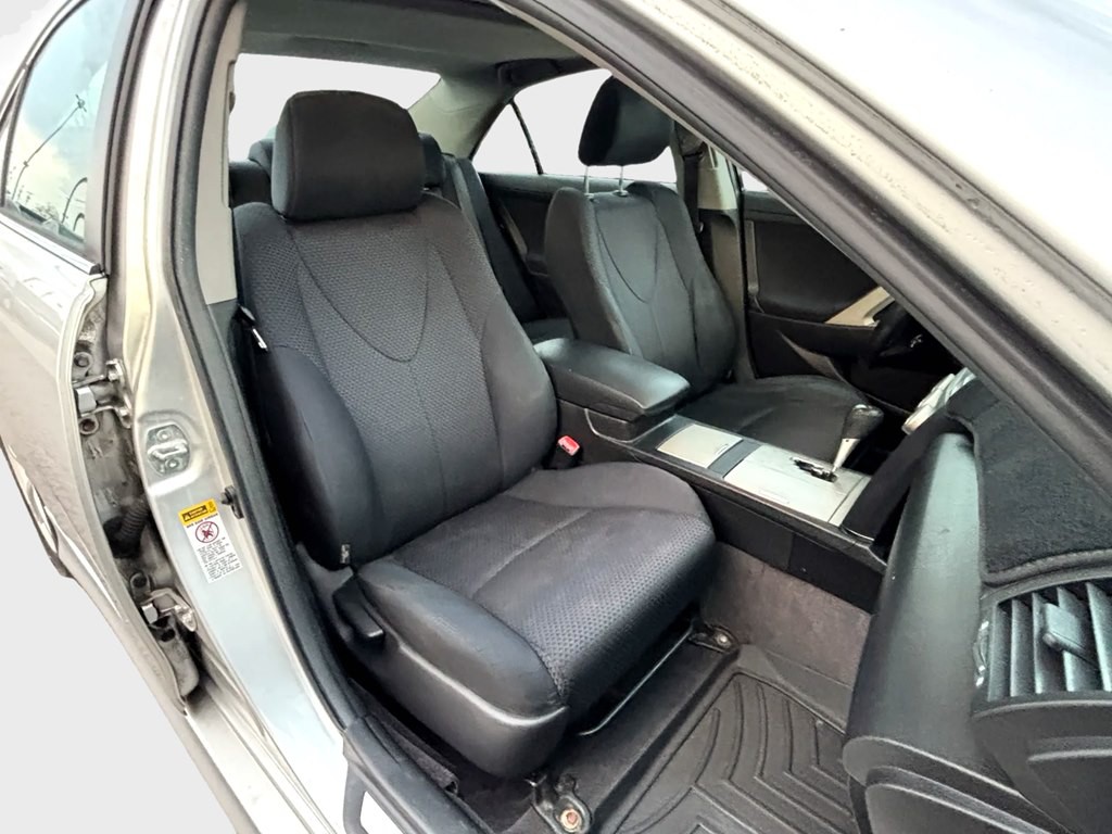 2011 Toyota Camry Image 11