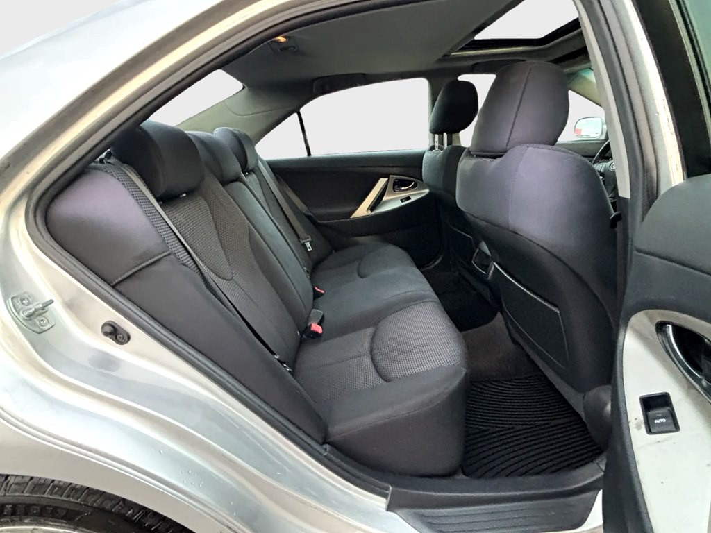 2011 Toyota Camry Image 12