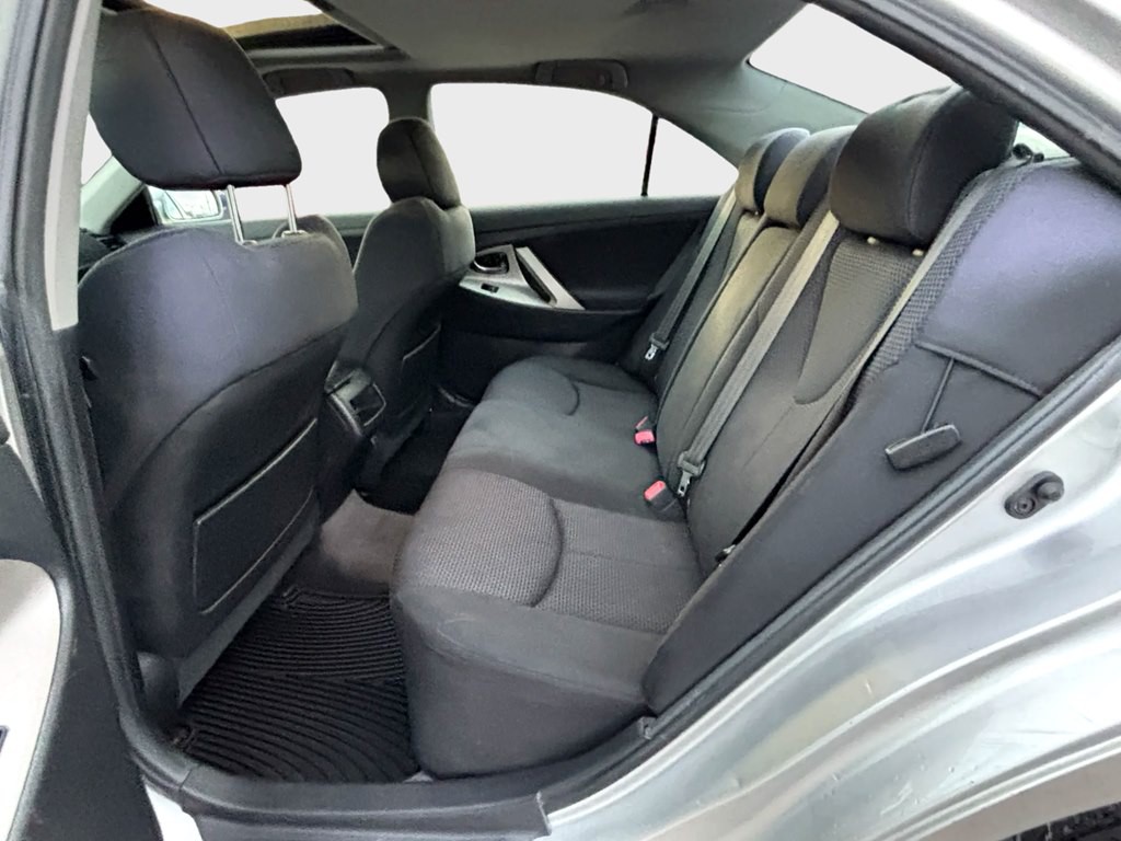 2011 Toyota Camry Image 13