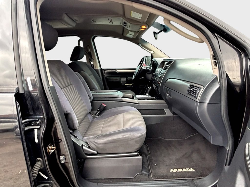 2010 Nissan Armada Image 10