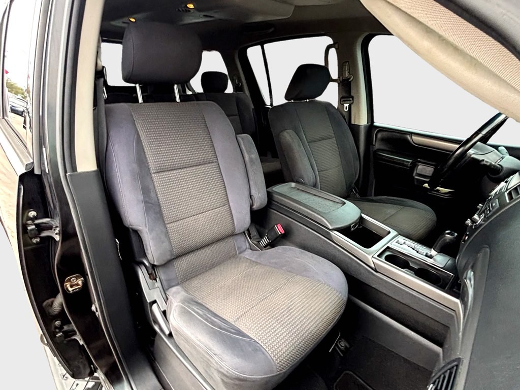 2010 Nissan Armada Image 11