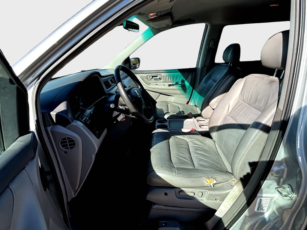 2004 Honda Odyssey Image 8