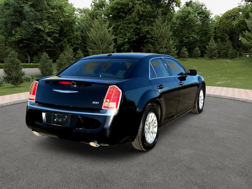 2013 Chrysler 300 Image 5