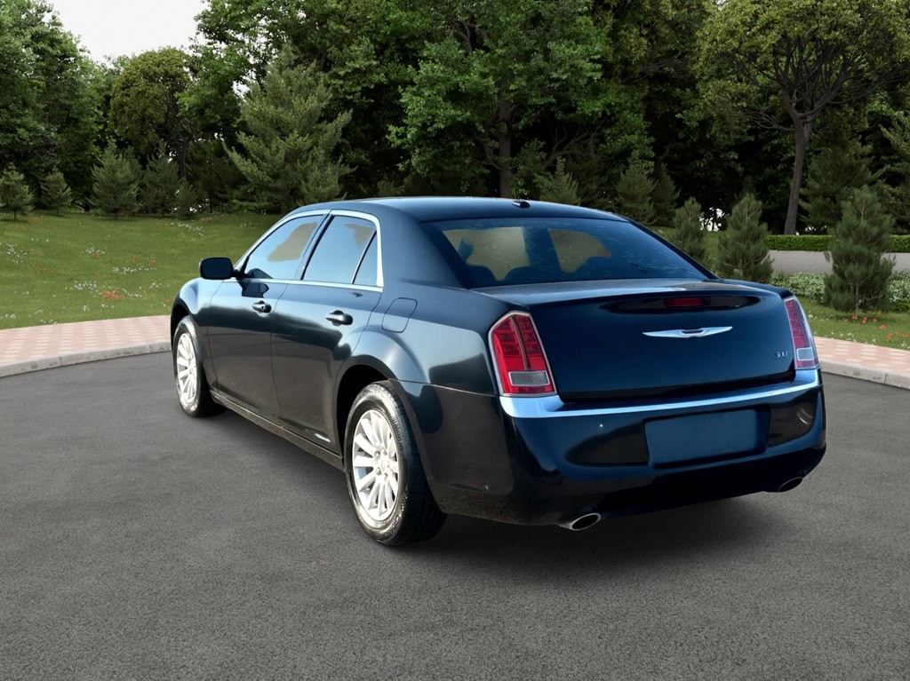 2013 Chrysler 300 Image 6