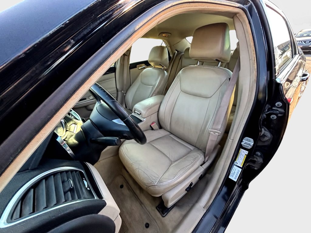 2013 Chrysler 300 Image 9