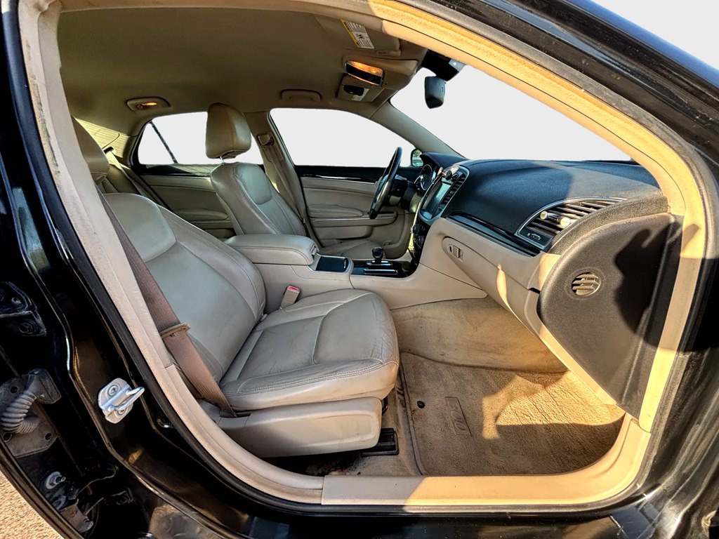 2013 Chrysler 300 Image 10