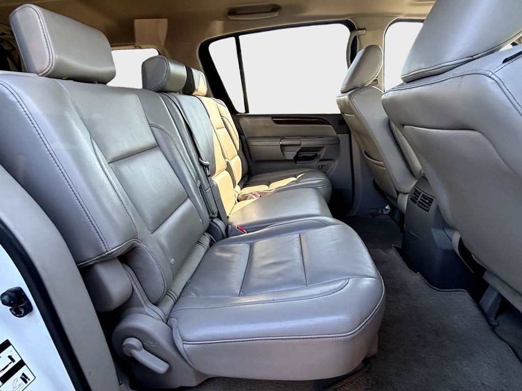 2010 Nissan Armada Image 12