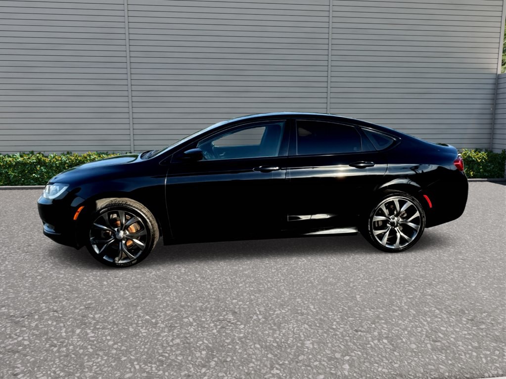 2016 Chrysler 200 Image 4