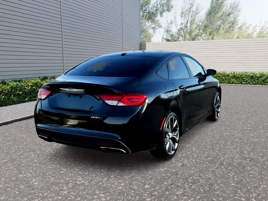 2016 Chrysler 200 Image 5