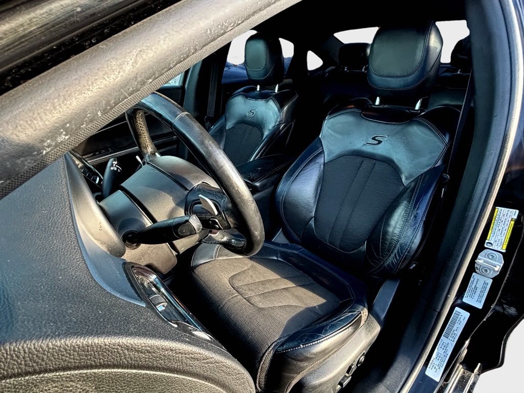 2016 Chrysler 200 Image 9