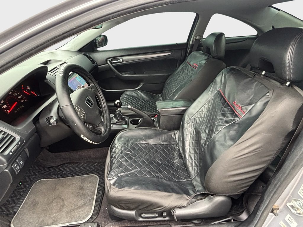 2004 Honda Accord Image 8