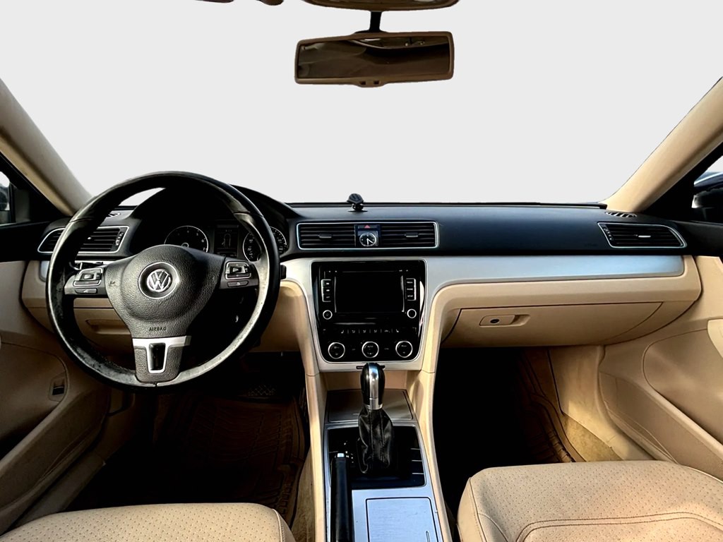 2012 Volkswagen Passat Image 7