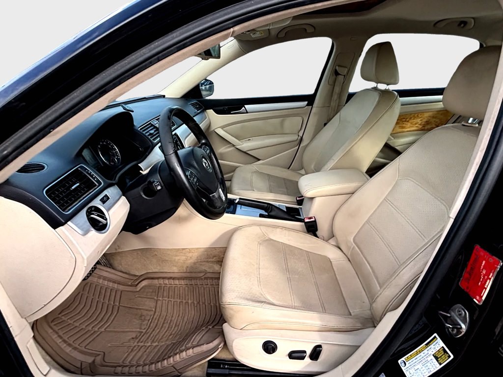 2012 Volkswagen Passat Image 8