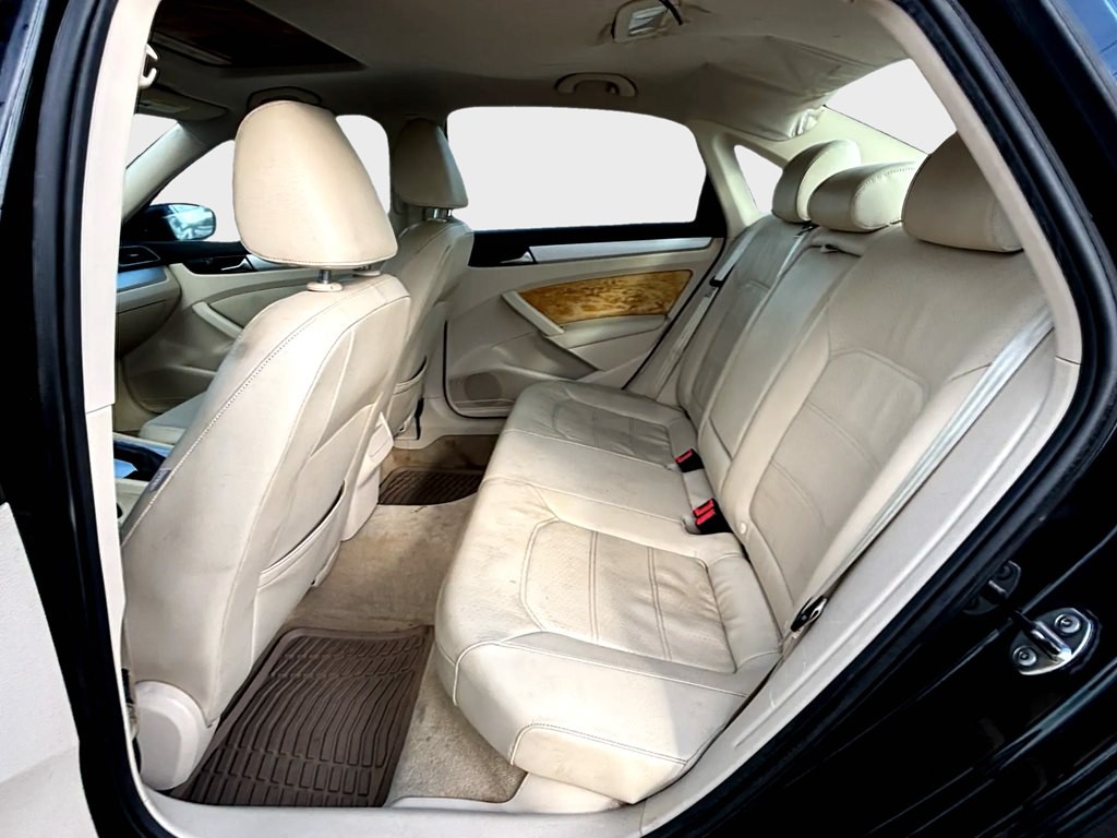 2012 Volkswagen Passat Image 13