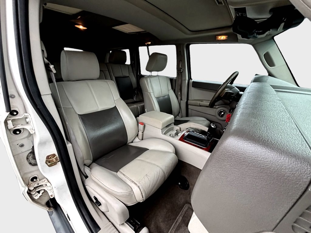 2007 Jeep Commander Image 10