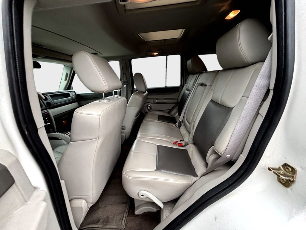 2007 Jeep Commander Image 12