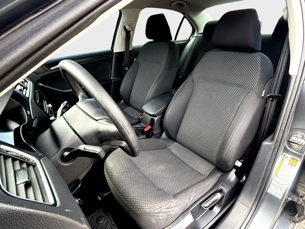 2014 Volkswagen Jetta Image 9