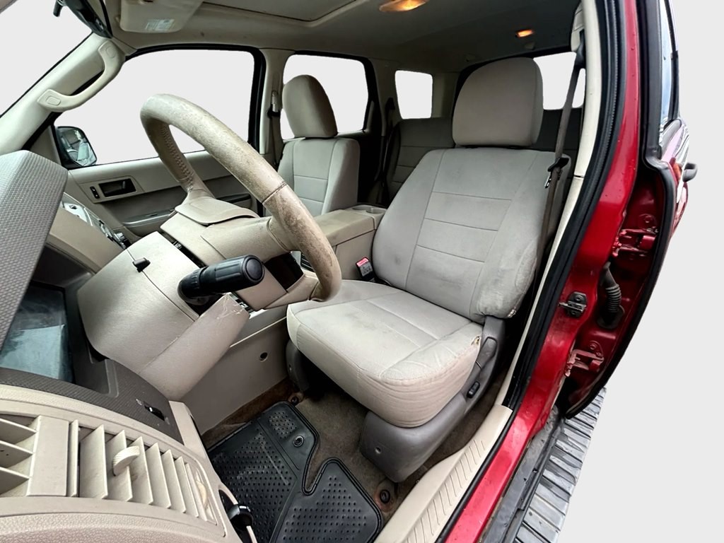 2010 Ford Escape Image 9