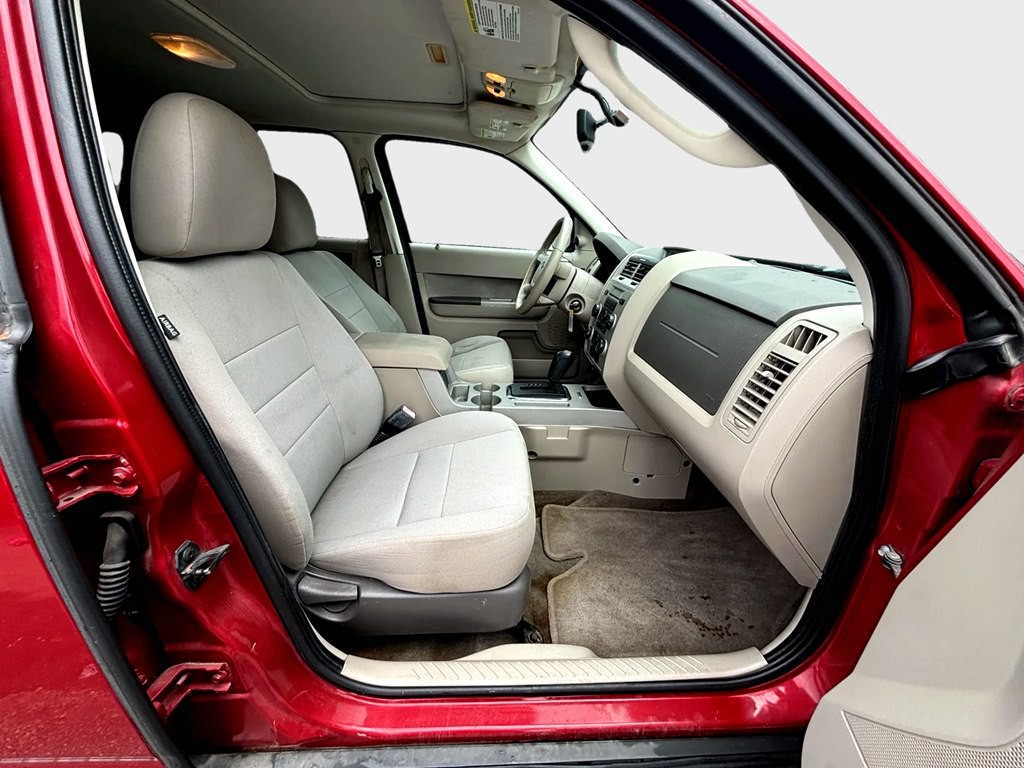 2010 Ford Escape Image 9