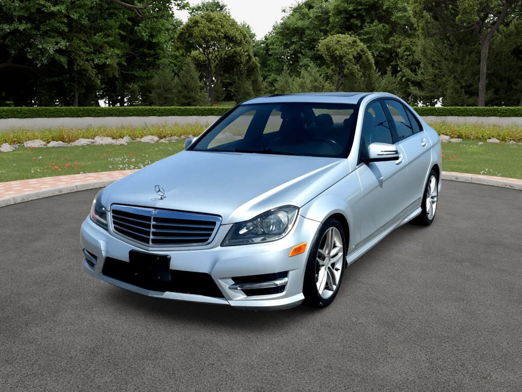 2012 Mercedes-Benz C-Class Image 2