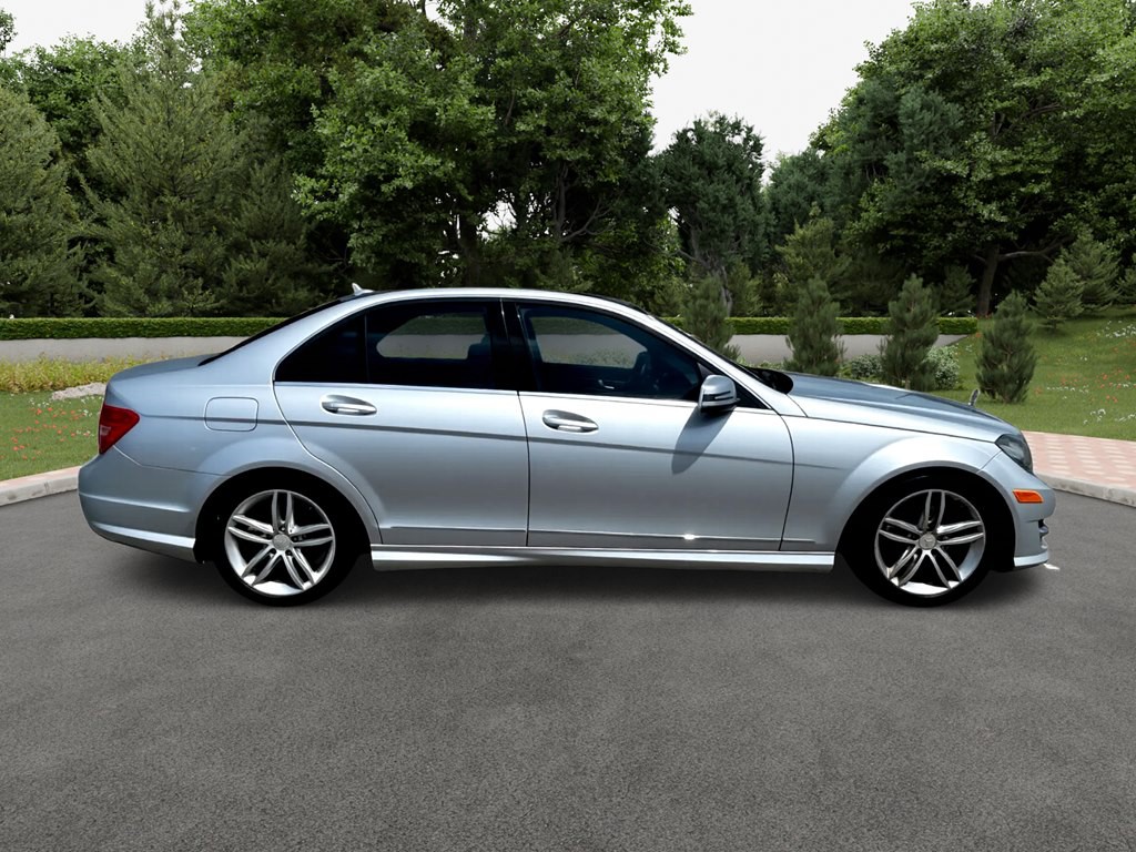 2012 Mercedes-Benz C-Class Image 3