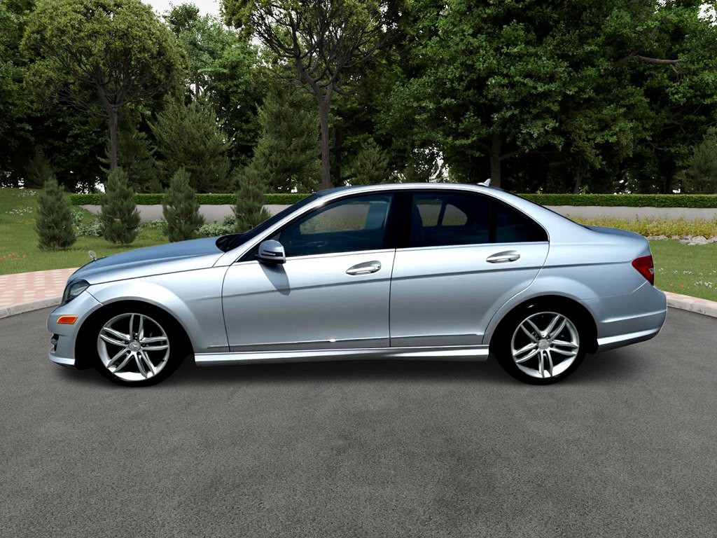 2012 Mercedes-Benz C-Class Image 4