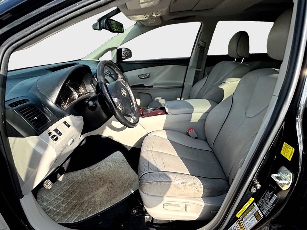 2010 Toyota Venza Image 8