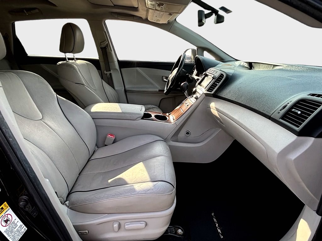 2010 Toyota Venza Image 10
