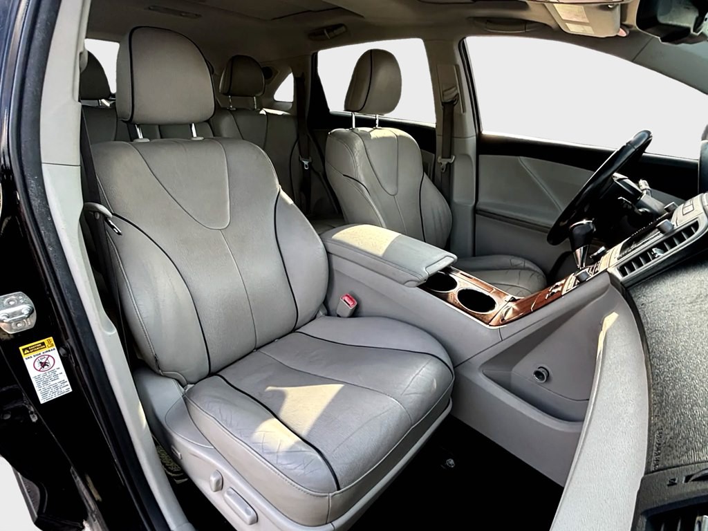 2010 Toyota Venza Image 11
