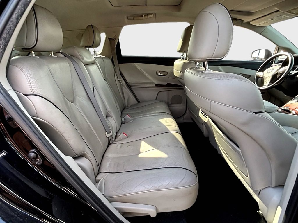 2010 Toyota Venza Image 12