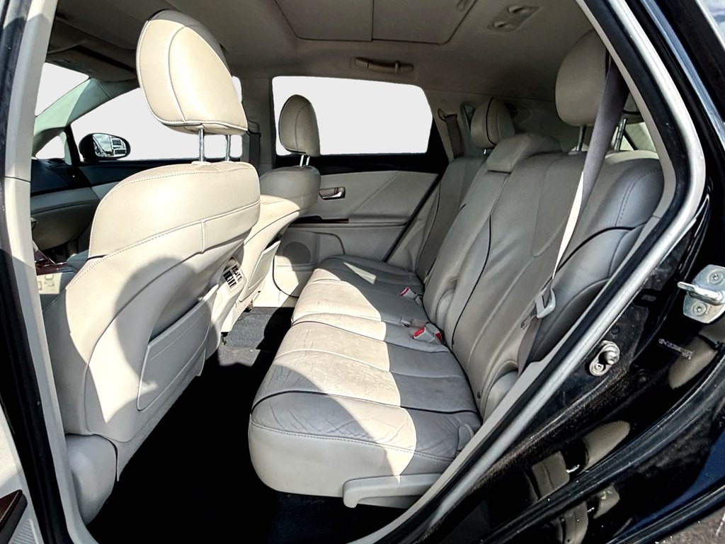 2010 Toyota Venza Image 13