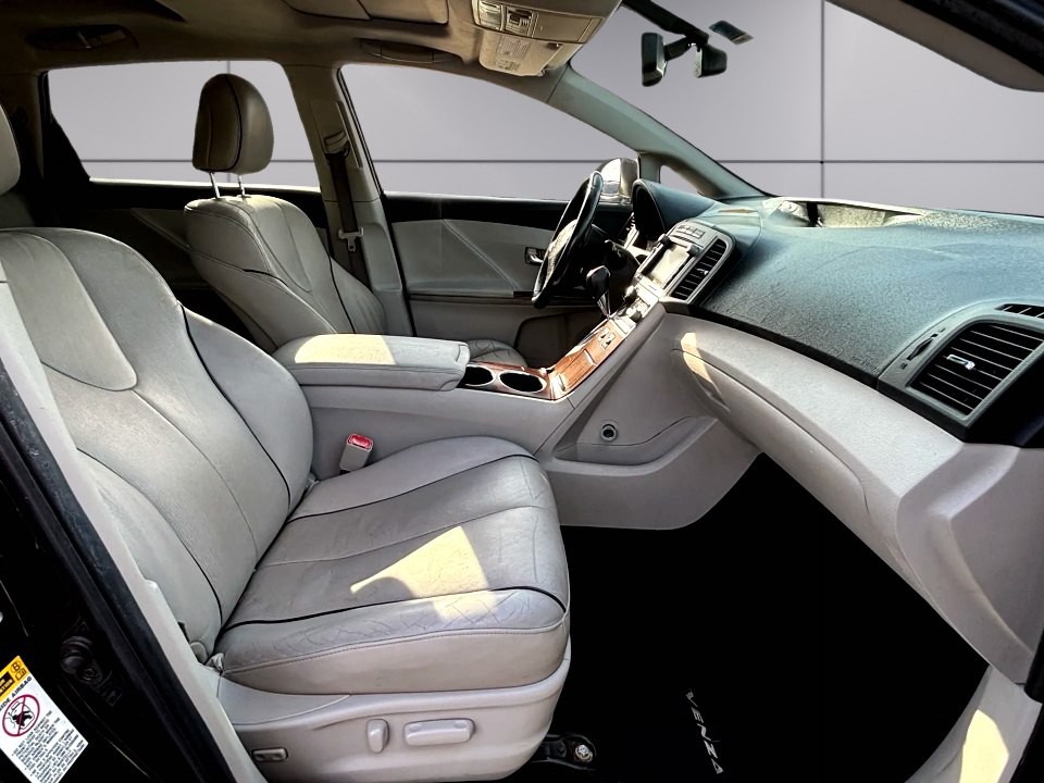 2010 Toyota Venza Image 10