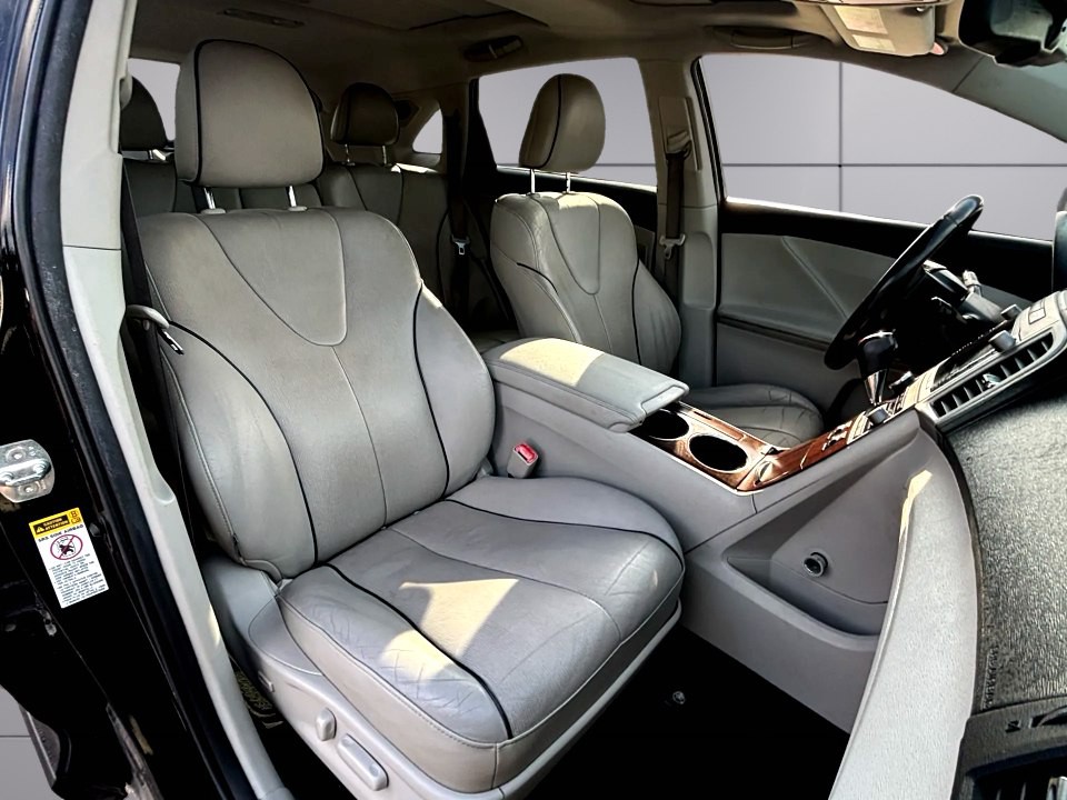 2010 Toyota Venza Image 11