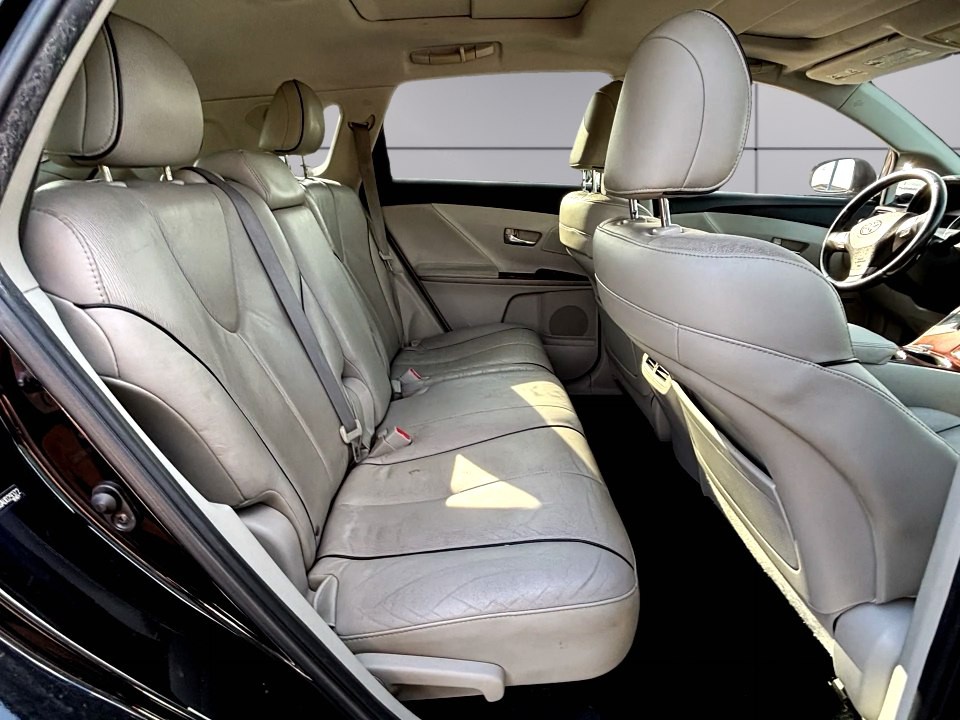 2010 Toyota Venza Image 12