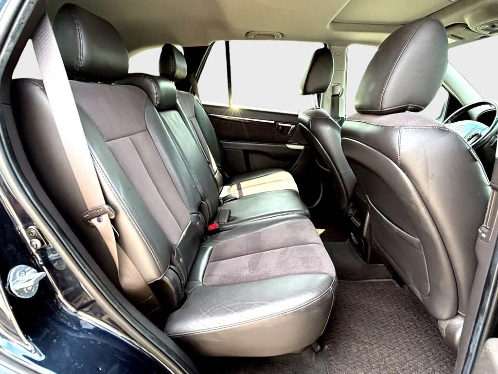 2011 Hyundai Santa Fe Image 12