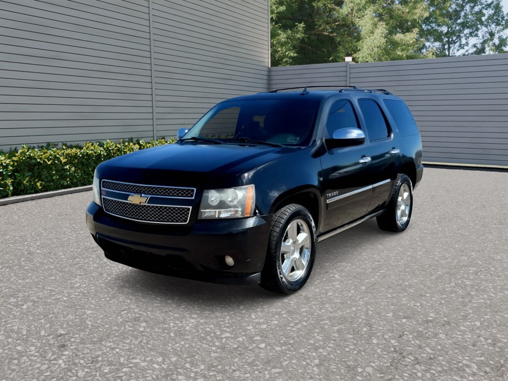 2013 Chevrolet Tahoe Image 2