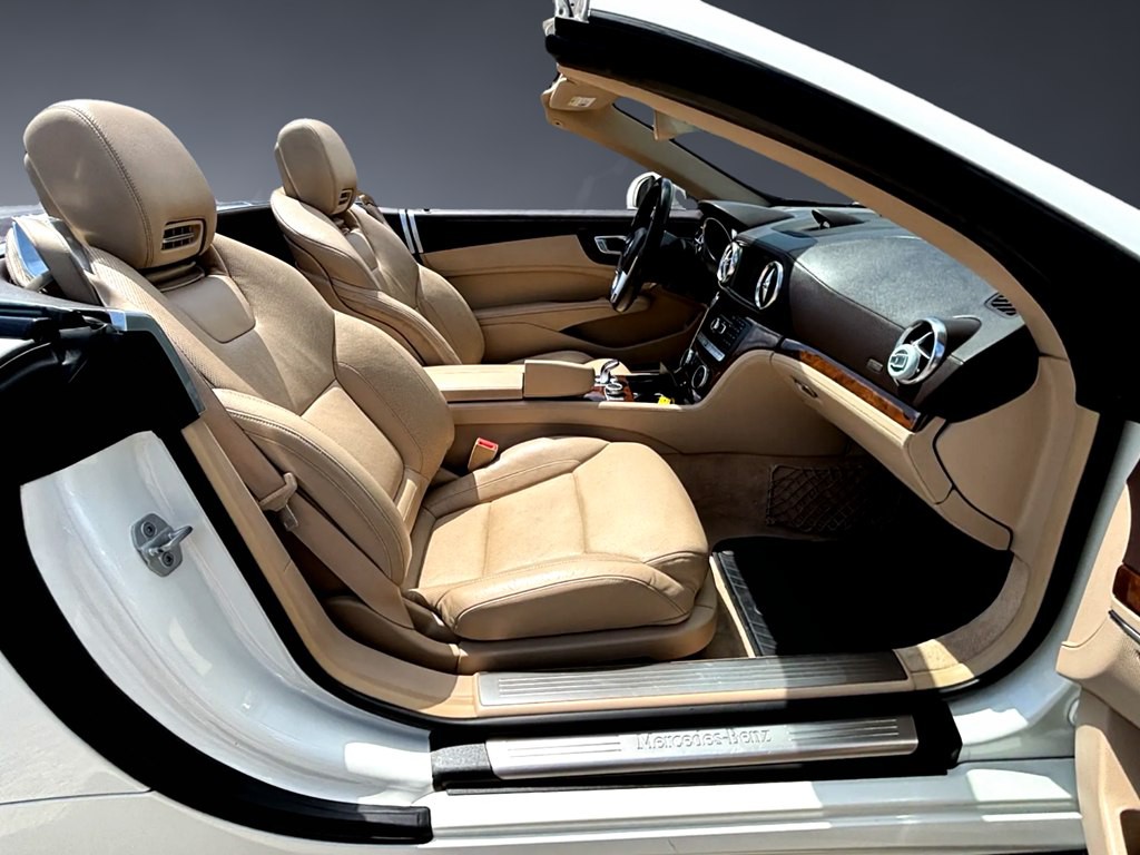 2013 Mercedes-Benz SL-Class Image 12