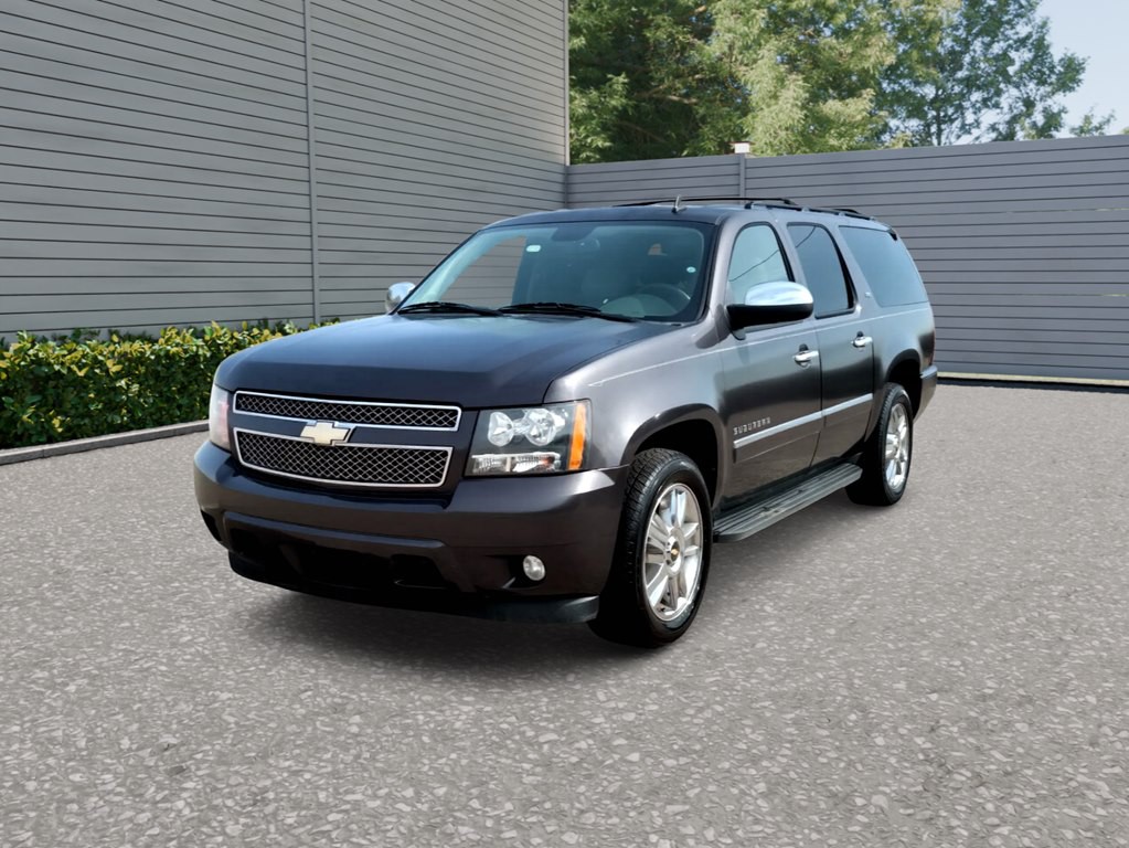 2010 Chevrolet Suburban Image 2