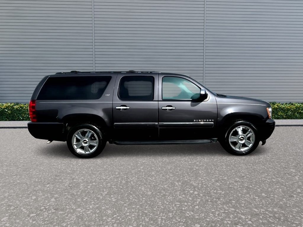 2010 Chevrolet Suburban Image 3