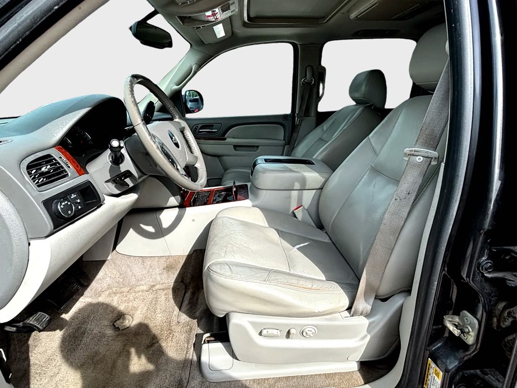 2010 Chevrolet Suburban Image 8