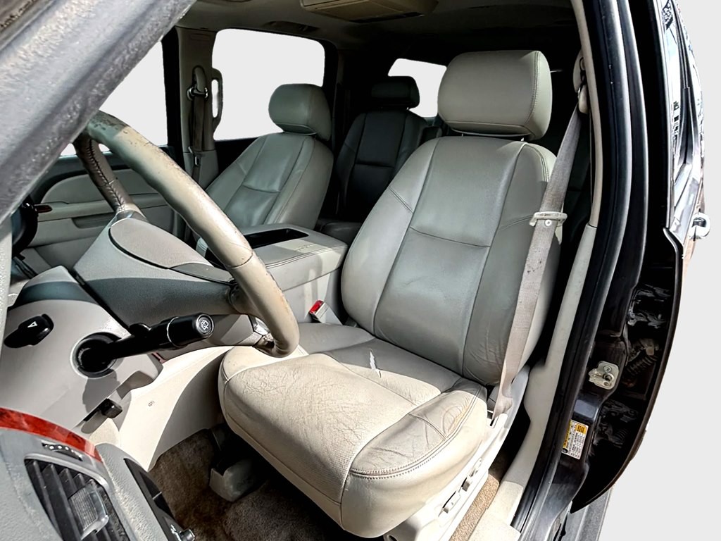 2010 Chevrolet Suburban Image 9