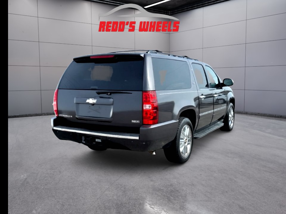 2010 Chevrolet Suburban Image 3