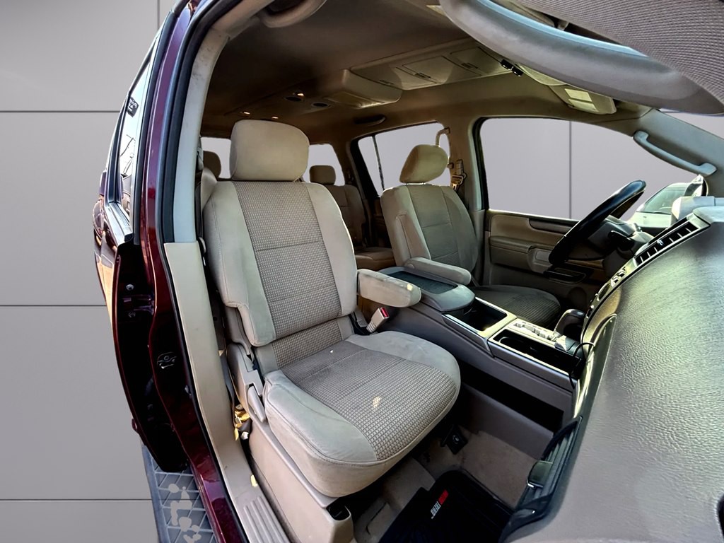 2011 Nissan Armada Image 11