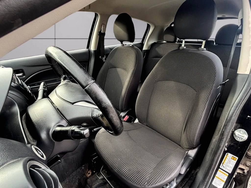 2015 Mitsubishi Mirage Image 9