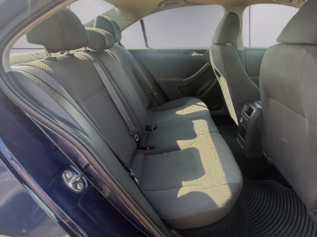 2012 Volkswagen Jetta Image 12